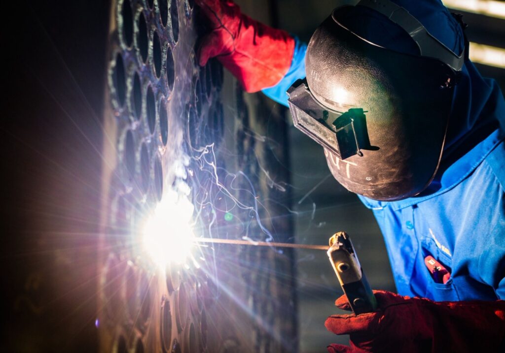 製缶 配管各種溶接 機械器具設置工事 鋼構造物工事 機械設備製作 据付工事 管工事 建設 三重県 鈴鹿市